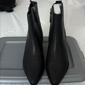 Elegant Black Ankle Boots